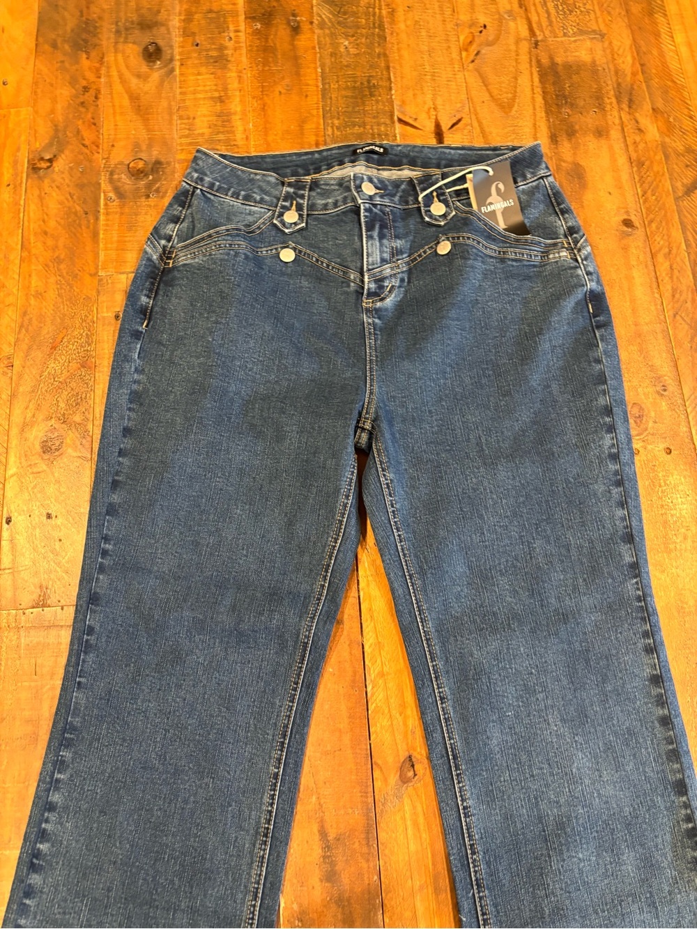 Women's Straight Leg Jeans in Dark Blue - Unbranded